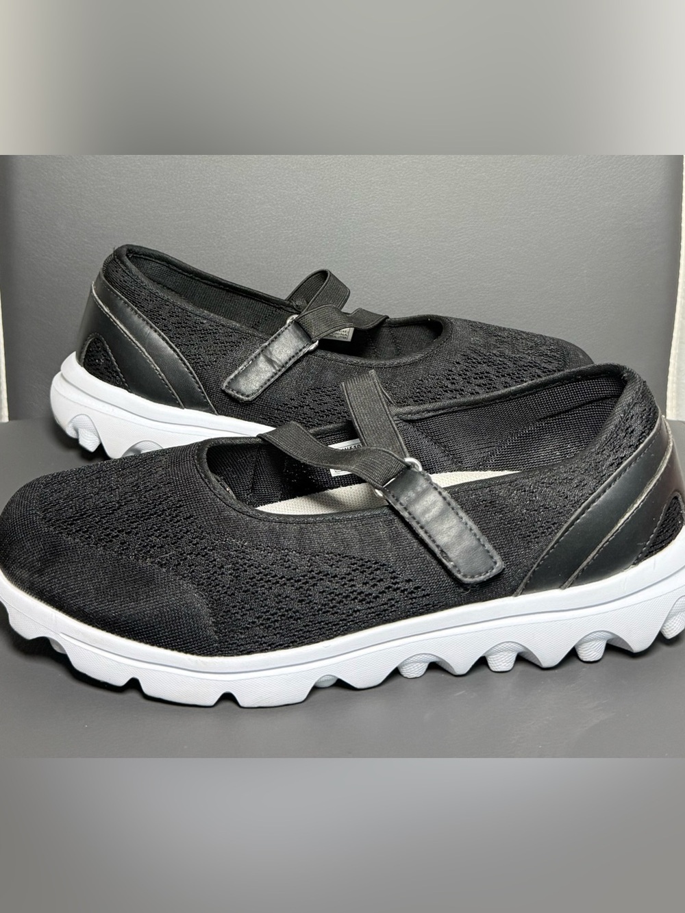 Propét Women's TravelActiv Mary Jane Walking Shoes Black Size 8.5 XX(4E) W5103